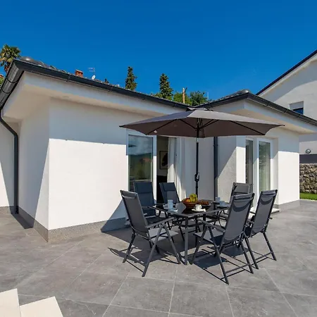 2 Bedroom Gorgeous In