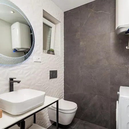 2 Bedroom Gorgeous In Holiday home