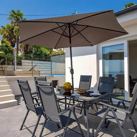 2 Bedroom Gorgeous In *
